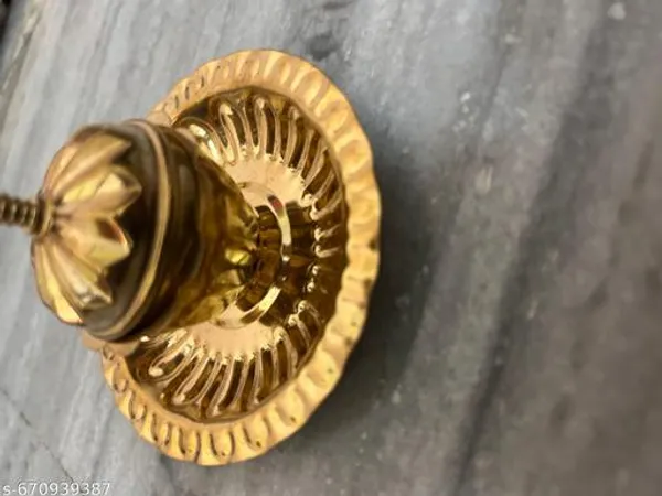 Brass_Kumkum_Box_With_Plate