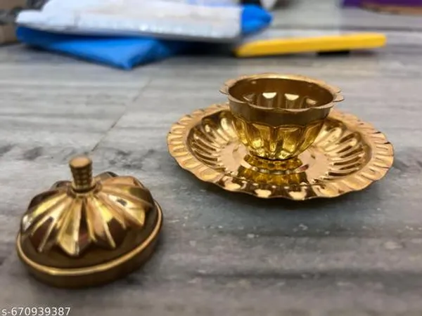 Brass_Kumkum_Box_With_Plate