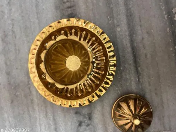 Brass_Kumkum_Box_With_Plate