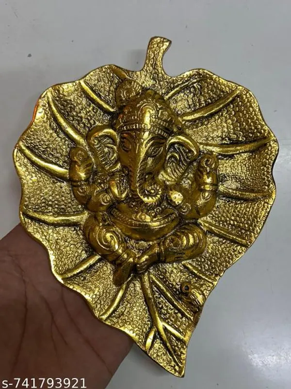 Lord_Ganesha_On_Leaf_Metal_Wall_Hanging_Showpiece