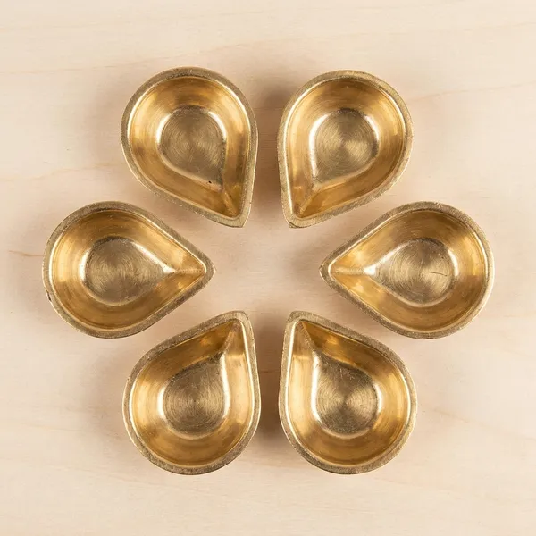 Small_Brass_Diya_For_Deepam_And_Kundu_Glow_Agal_Diya_For_Puja_And_Home_Pack_Of_6