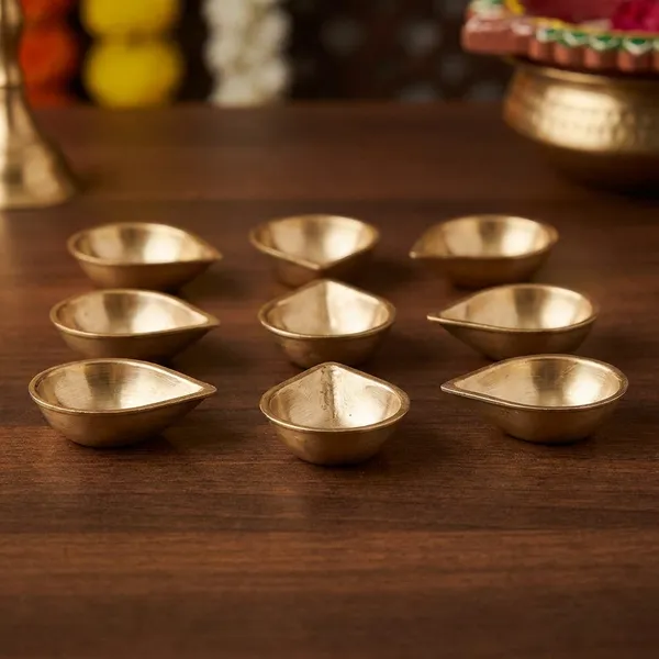 Brass_Agal_Deepam_Or_P_Brass_Pyramid_Ha_Deepam_For_Puja_Purposes_Home_And_Decorative