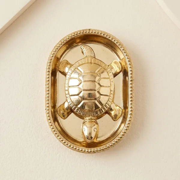 Brass_Vastu_Feng_Shui_Tortoise_With_A_Plate_Featuring_A_Lo_Shu_Grid_Big_Size