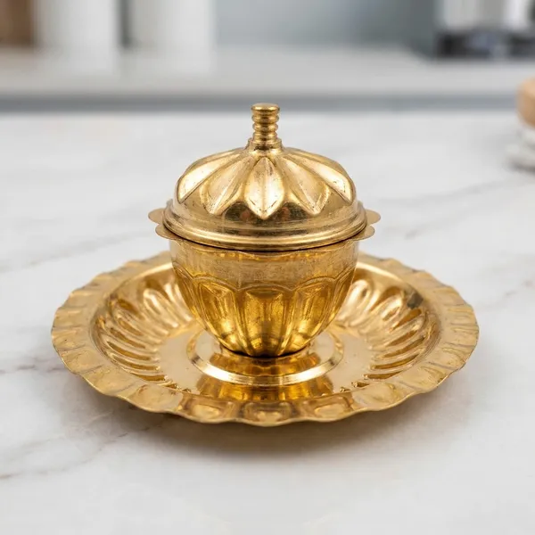 Brass_Kumkum_Box_With_Plate