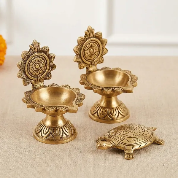 Brass_Shanku_Chakra_Deepam_Big_Size_For_Home_Size_2