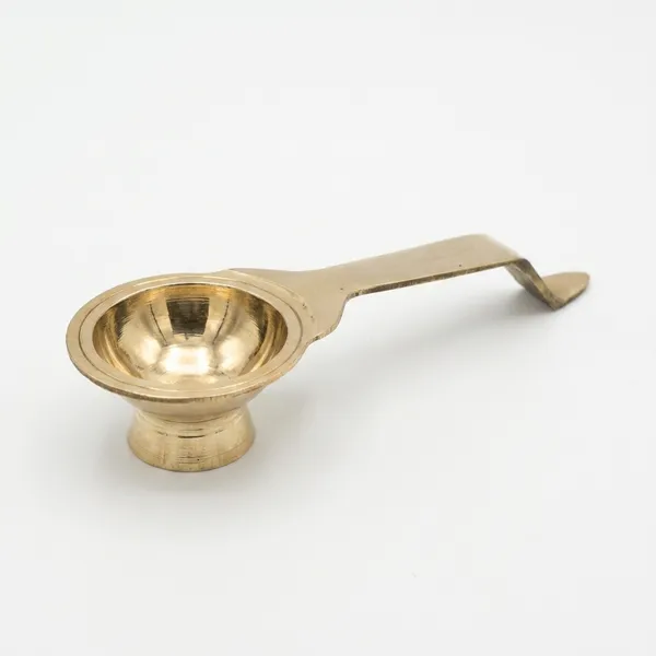 Traditional_Brass_Camphor_Burner_Also_Known_As_A_Kapoor_Aarti_Or_Kapoor_Dani