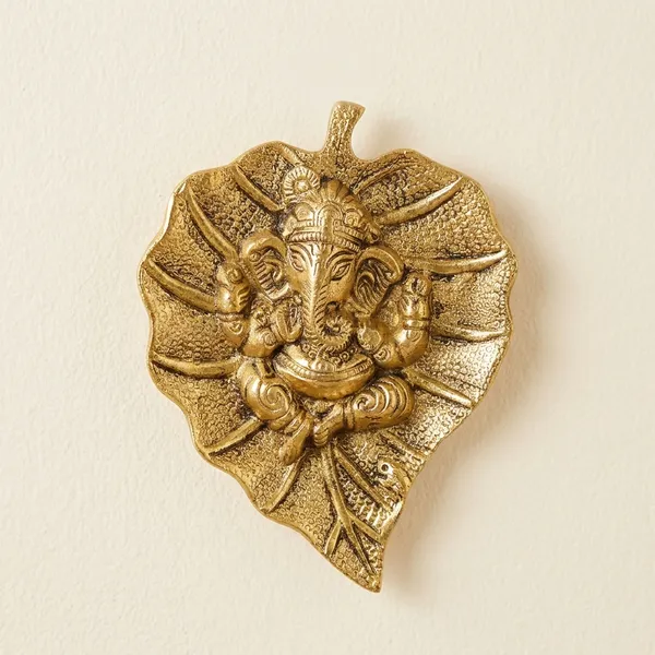 Lord_Ganesha_On_Leaf_Metal_Wall_Hanging_Showpiece