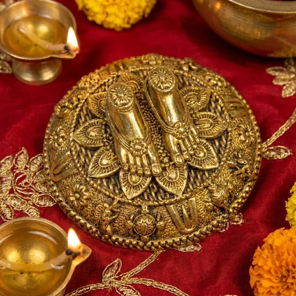 Brass_Charan_Paduka_Balaji_Padam_For_Puja_And_Lord_Venkateswara