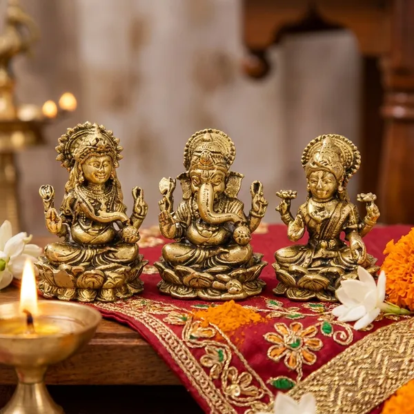 Brass_Idol_Set_Of_Goddess_Lakshmi_Lord_Ganesha_And_Goddess_Saraswati