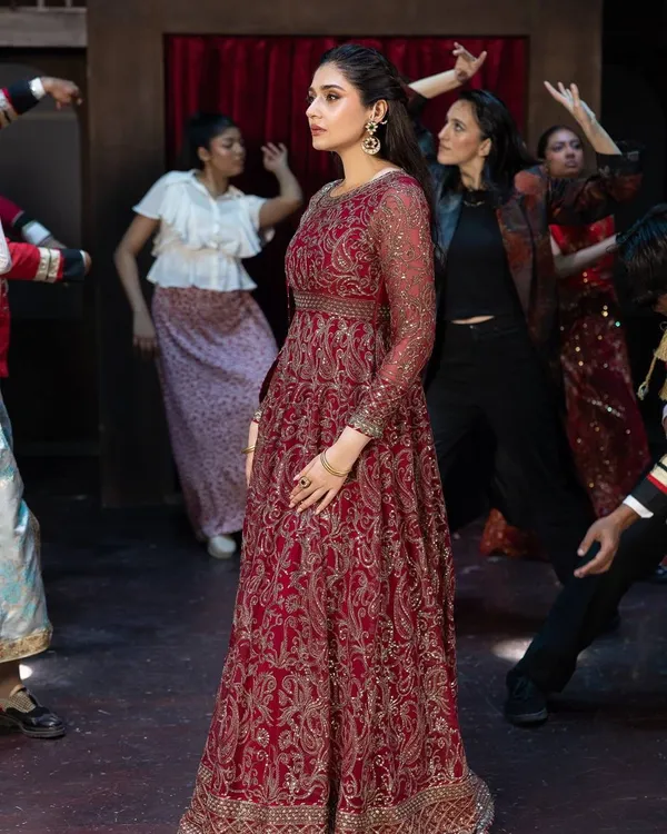 NEW_READY_TO_WEAR_COLLECTION_3_PIECE_GOWN_WITH_BEAUTIFUL_DUPATTA_AND_BOTTOM