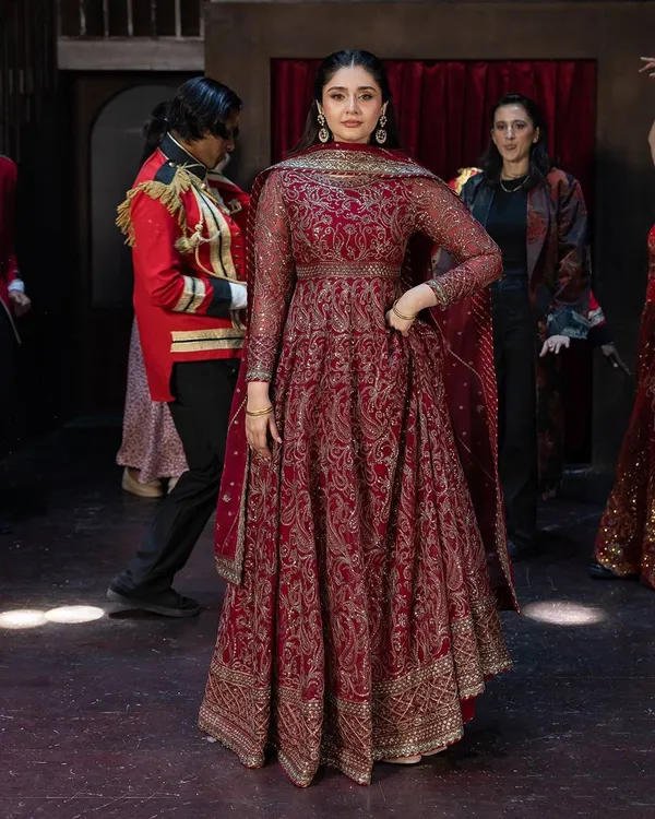 NEW_READY_TO_WEAR_COLLECTION_3_PIECE_GOWN_WITH_BEAUTIFUL_DUPATTA_AND_BOTTOM