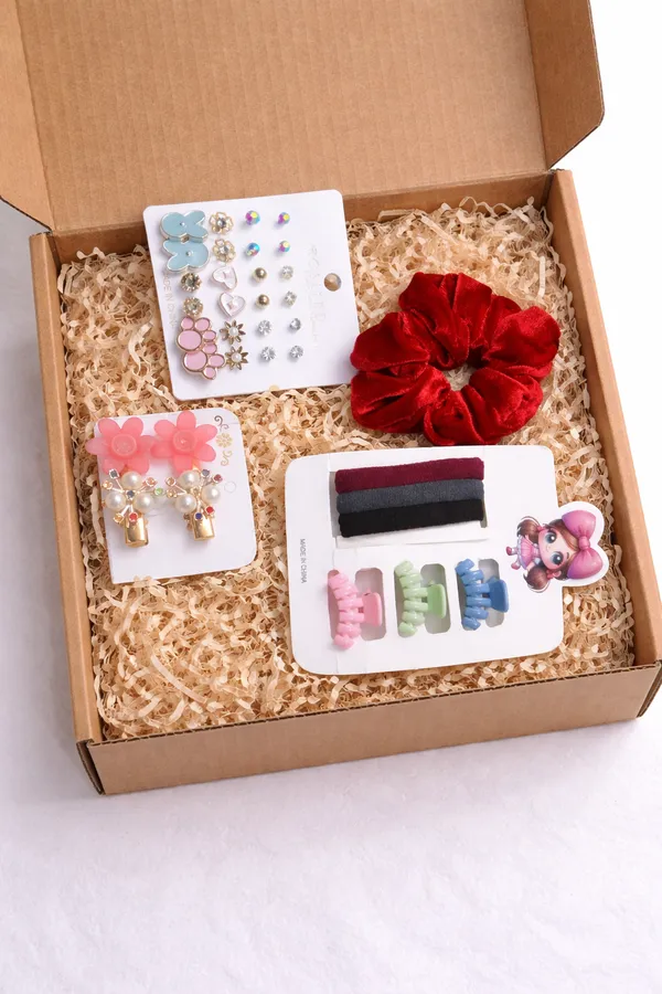Girls_Hair_Accessories_And_Jewellery_Gift_Set_With_Scrunchie