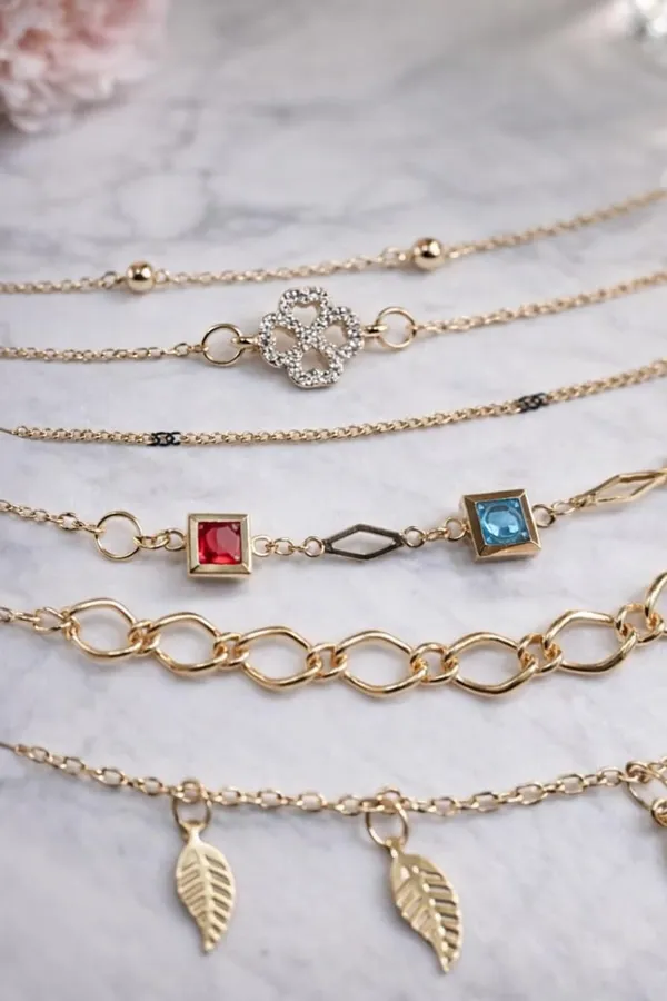 Elegant_Gold_Tone_Bracelet_Set_Stylish_And_Versatile