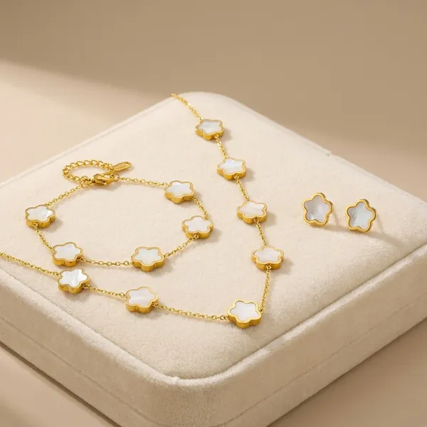 Anti_Tarnish_Elegant_White_Clover_Necklace_Bracelet_And_Earrings_Set_Gold_Plated_Stainless_Steel_Floral_Design_Jewellery_Chain_Link_Style