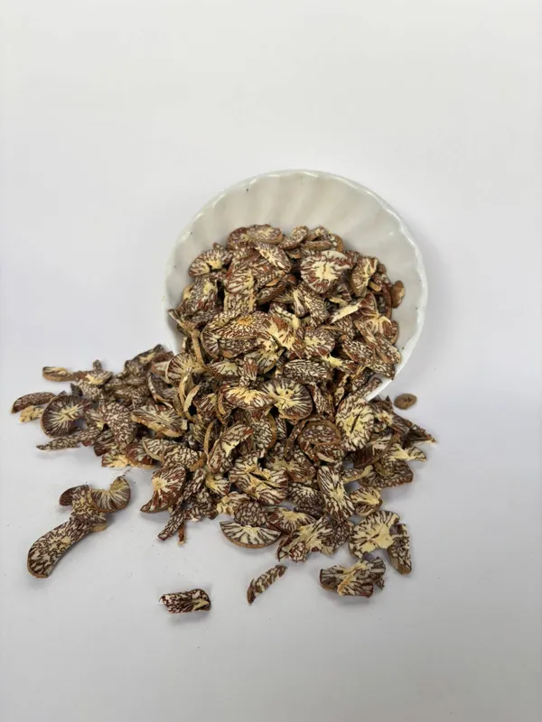 GKS_Premium_Medium_Pack,_Thick_Kathiyawadi_Jada_Cutting_Supari,_100%_Natural,_Arecanut,_Betalnut,_450Gm