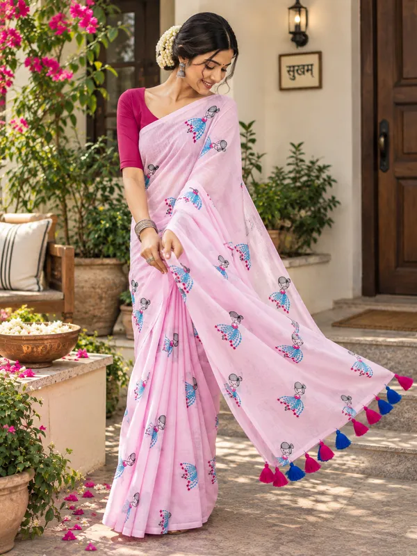 Baby_Pink_Mul_Cotton_Saree_With_Doll_Motif_And_Tassels