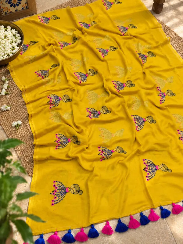 Mustard_Yellow_Mul_Cotton_Saree_With_Doll_Motif_And_Tassels