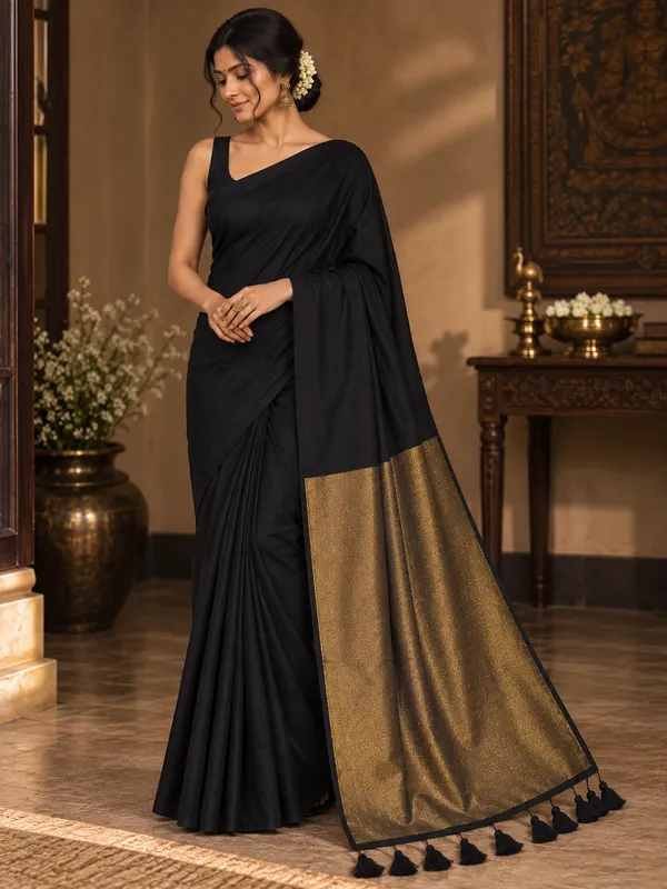 Pure_Cotton_Black_Golden_Zari_Pallu_Saree