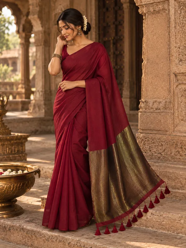 Retro_Modal_Cotton_Rust_Red_Golden_Zari_Pallu_Saree