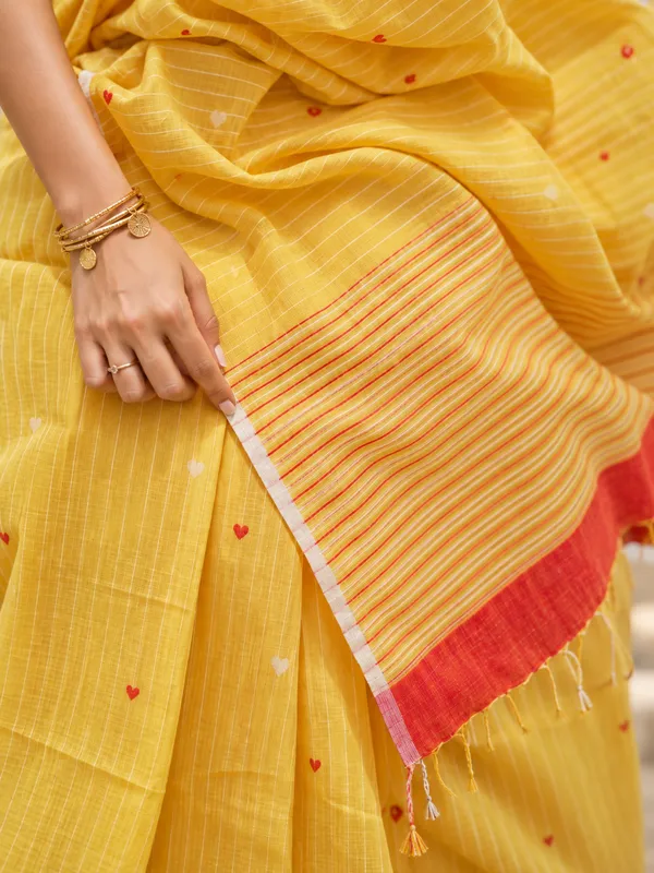 Gulnaar_-_Handwoven_Jamdani_Cotton_Yellow_Saree