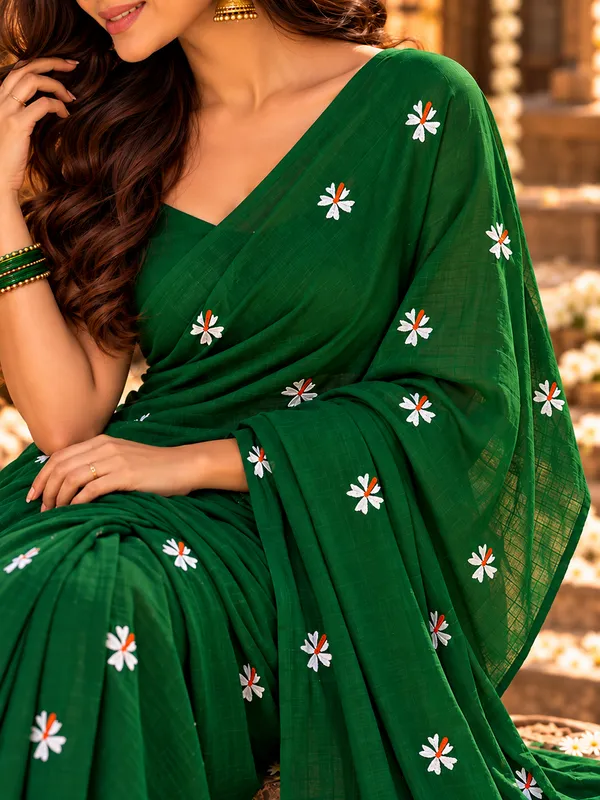 Green_Khadi_Cotton_Saree_With_White_Flowers_Embroidery
