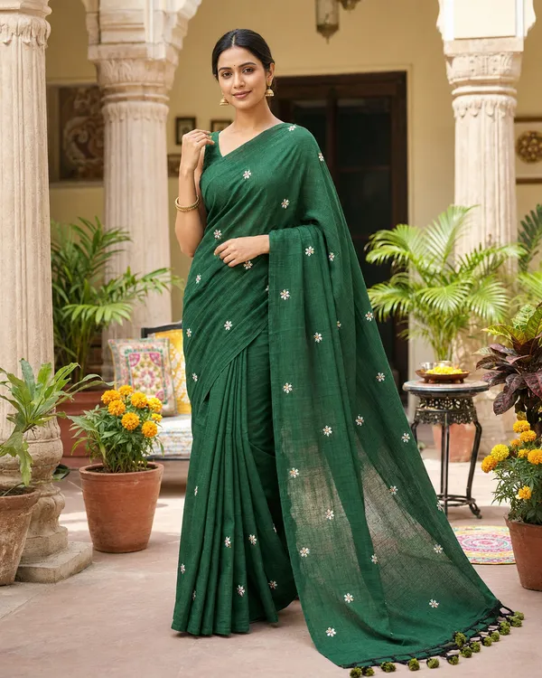 Green_Khadi_Cotton_Saree_With_White_Flowers_Embroidery