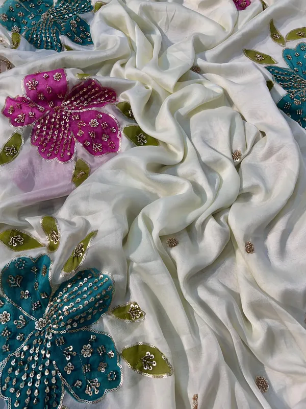 Ivory_Floral_Beaded_Rangoli_Silk_Saree_With_Cutwork_Border_And_Unstitched_Blouse