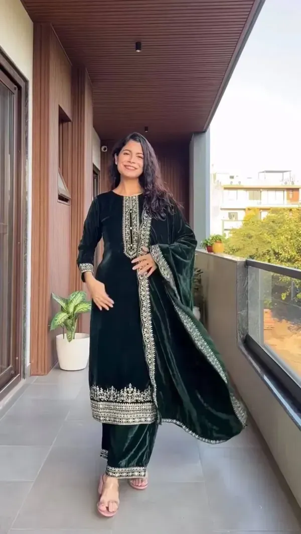 Green_Velvet_Embroidered_Kurta_Set_For_Women