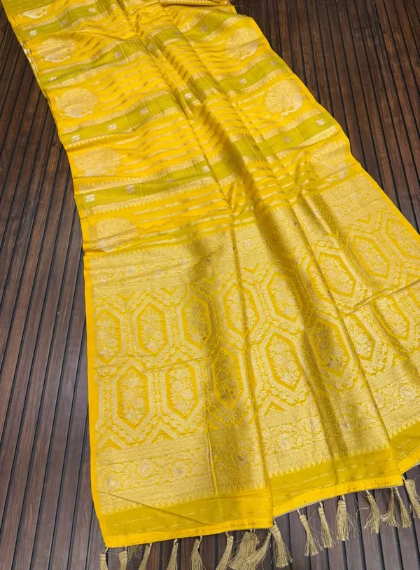 Mustard_Yellow_Peacock_Jacquard_Khaddi_Crepe_Georgette_Saree_With_Rich_Zari_Weaving_And_Unstitched_Blouse