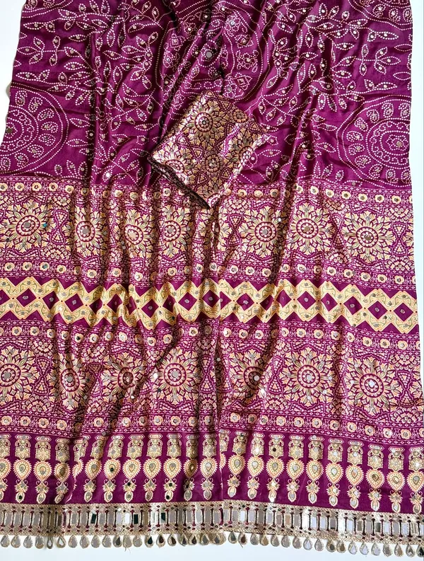 Magenta_Bandhani_Mirror_Work_Crepe_Silk_Saree_With_Embellished_Designer_Pallu_Unstitched_Blouse