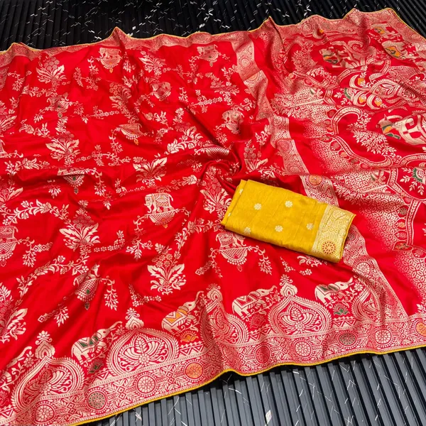 Red_Elephant_Jacquard_Banarasi_Dola_Silk_Saree_With_Rich_Pallu_And_Unstitched_Blouse