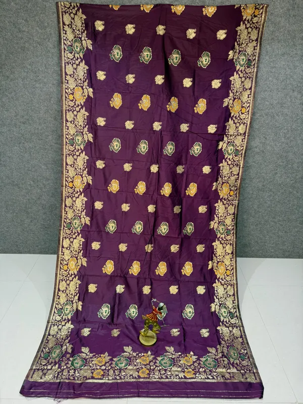 Deep_Wine_Floral_Zari_Banarasi_Silk_Saree_With_Rich_Woven_Pallu_And_Contrast_Unstitched_Blouse