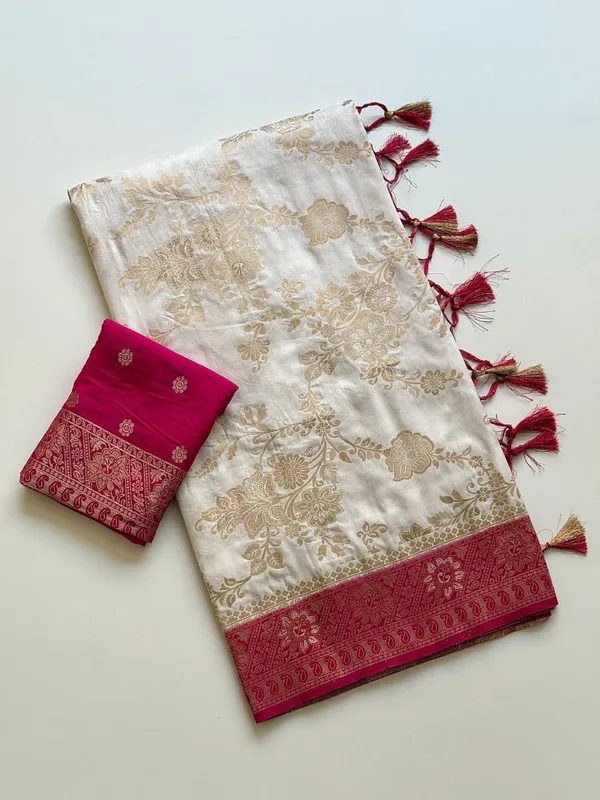 Ivory_Floral_Jaal_Dola_Silk_Saree_With_Rich_Pink_Pallu_And_Unstitched_Blouse