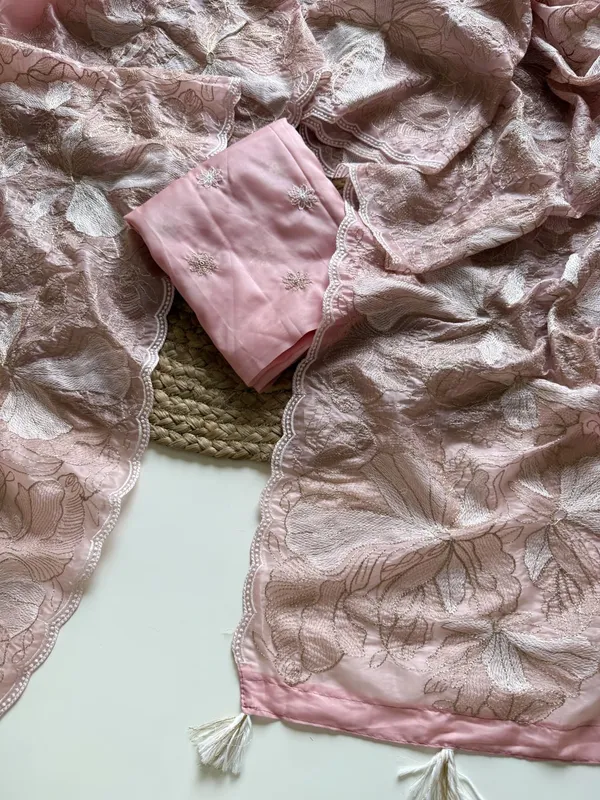 Pastel_Pink_Floral_Embroidered_Crystal_Tissue_Saree_With_Cutwork_Tassel_Pallu_And_Unstitched_Blouse