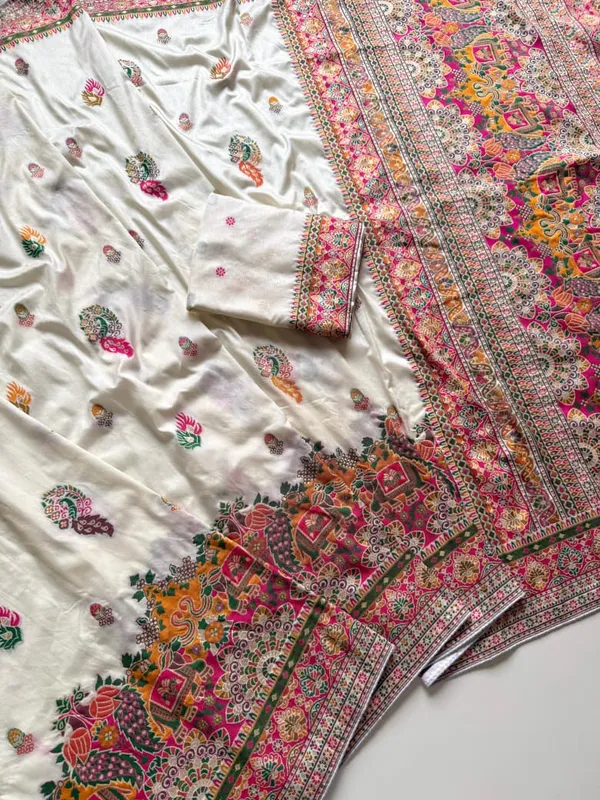 Premium_Ivory_Kashmiri_Woven_Rajwadi_Pashmina_Dola_Silk_Saree_With_Tassel_Pallu_Unstitched_Blouse