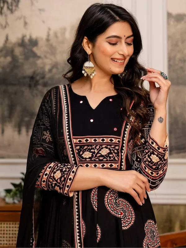 Black_Ethnic_Motif_Printed_Muslin_Cotton_Anarkali_Kurta_Set_With_Mirror_Work,_Trousers_&_Mul_Cotton_Dupatta