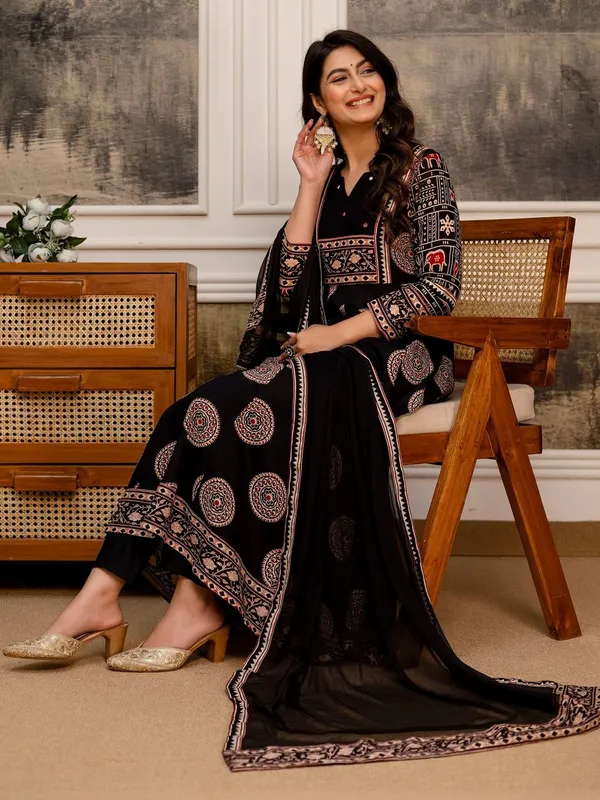 Black_Ethnic_Motif_Printed_Muslin_Cotton_Anarkali_Kurta_Set_With_Mirror_Work,_Trousers_&_Mul_Cotton_Dupatta