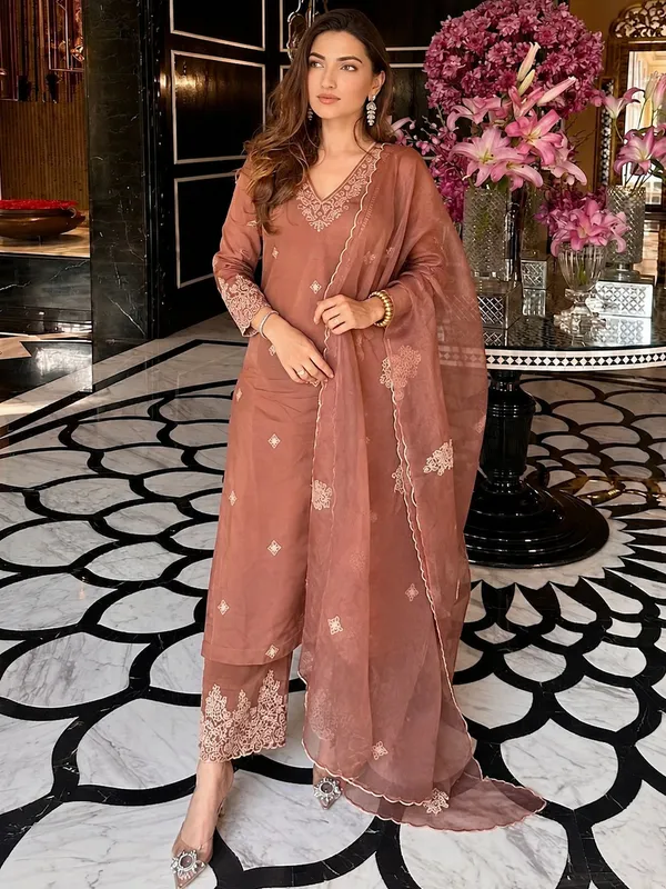 Brown_Floral_Embroidered_Roman_Silk_Straight_Kurta_Set_With_Palazzos_&_Organza_Dupatta_With_Unstitched_Blouse