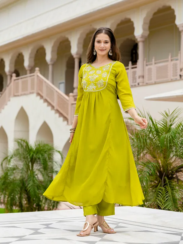 Chinon_Beads_Embroidered_Flared_Kurta_with_Pant_And_Dupatta_Sets