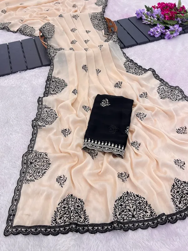 Cream_Beige_Mandala_Art_Rangoli_Saree_With_Scallop_Border_Contrast_Unstitched_Blouse