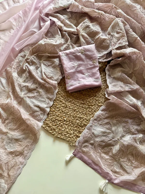 Pastel_Pink_Floral_Embroidered_Crystal_Tissue_Saree_With_Cutwork_Tassel_Pallu_And_Unstitched_Blouse