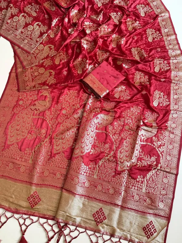 Crimson_Red_Peacock_Jacquard_Satin_Silk_Saree_With_Rich_Pallu_Unstitched_Running_Blouse