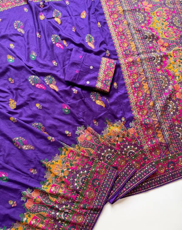 Premium_Royal_Purple_Kashmiri_Woven_Rajwadi_Pashmina_Dola_Silk_Saree_With_Tassel_Pallu_Unstitched_Blouse