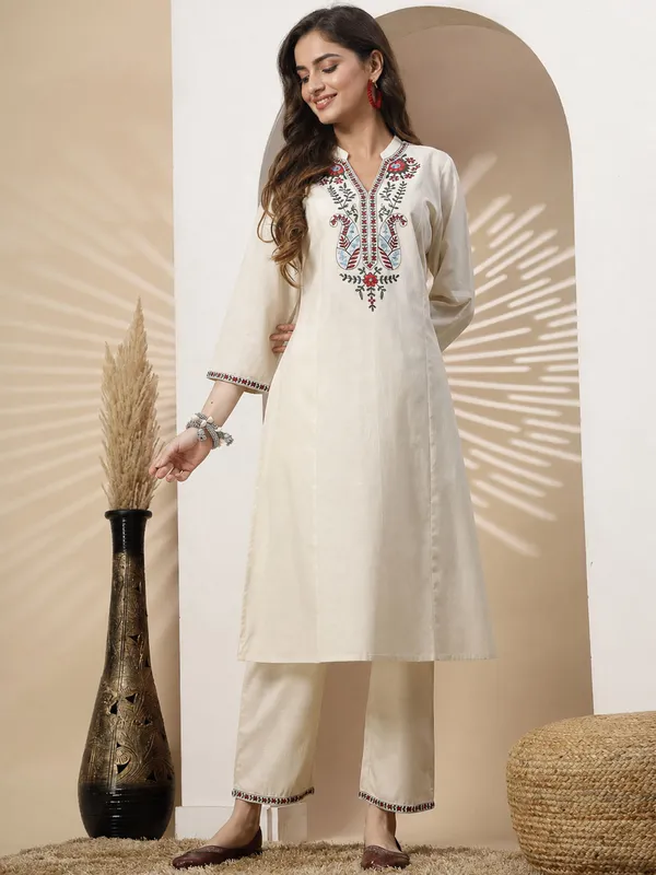Ivory_Paisley_Embroidered_Cotton_Linen_A-Line_Kurta_Set_With_Palazzos