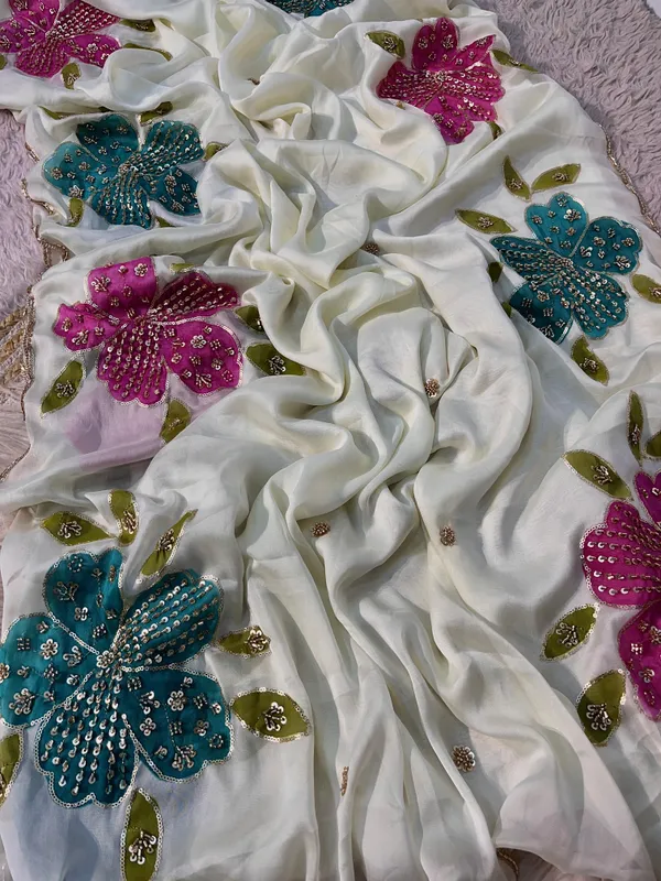 Ivory_Floral_Beaded_Rangoli_Silk_Saree_With_Cutwork_Border_And_Unstitched_Blouse
