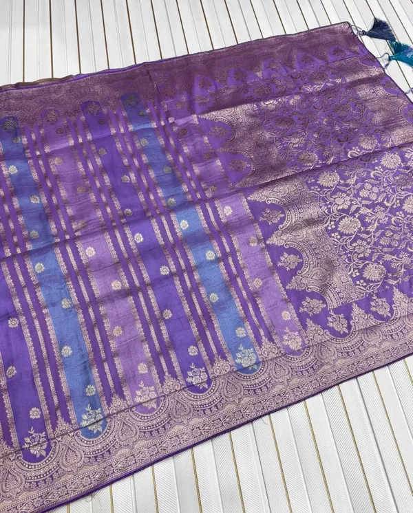 Lavender_Gold_Jari_Jacquard_Viscose_Khaddi_Crepe_Georgette_Saree_With_Tassel_Rich_Pallu_Unstitched_Blouse