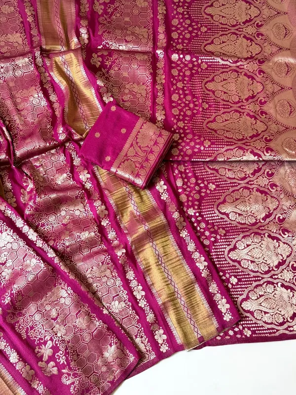 Fuchsia_Pink_Floral_Jari_Weaving_Chinya_Tisu_Silk_Saree_With_Rich_Geometric_Pallu_And_Unstitched_Blouse