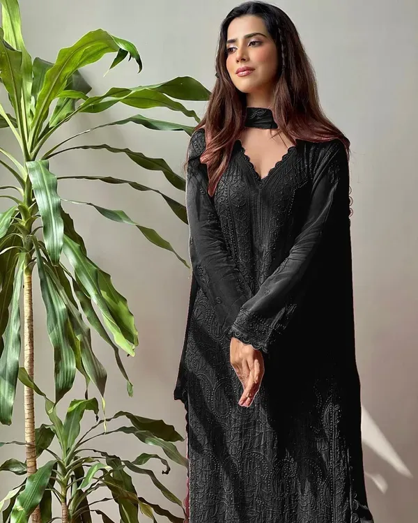 Black_Georgette_Chikankari_Embroidery_Kurta_With_Pant_Dupatta_For_Women