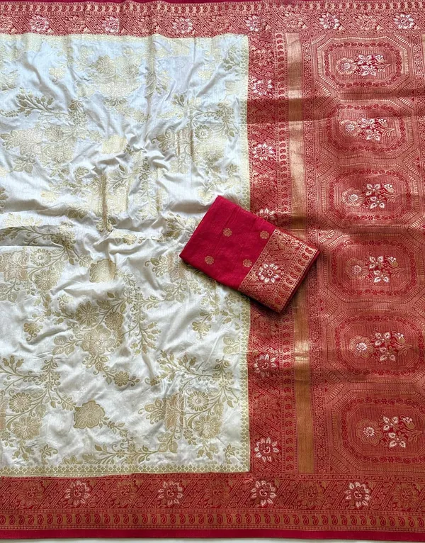 Ivory_Floral_Jaal_Dola_Silk_Saree_With_Rich_Contrast_Pallu_And_Unstitched_Blouse