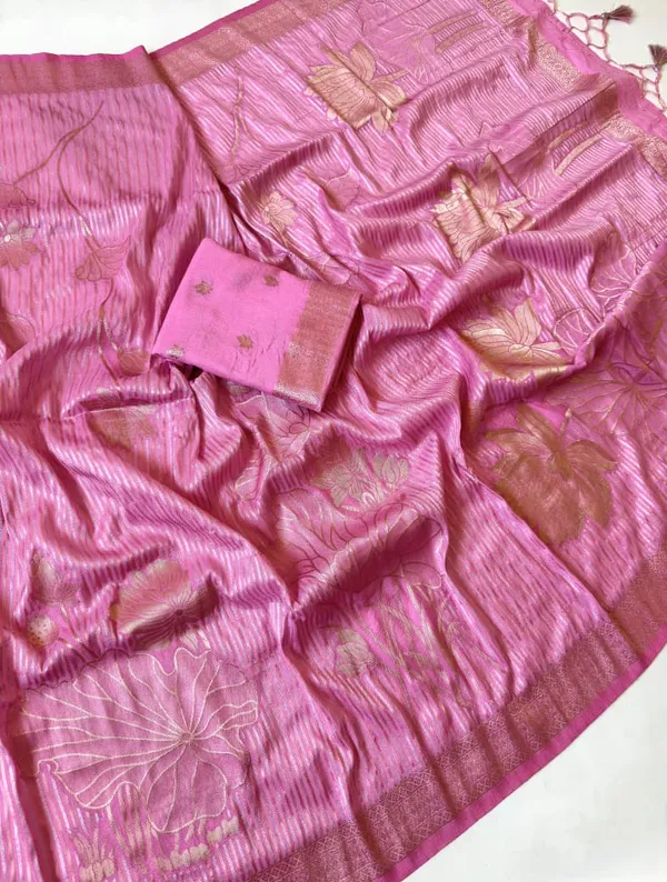 Blush_Pink_Jambo_Floral_Georgette_Saree_With_Silver_Golden_Jacquard_Weaving_Rich_Pallu_Unstitched_Blouse